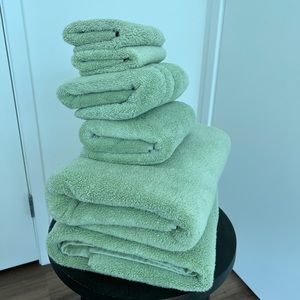 Brooklinen Super-Plush Towel Sets in Seafoam
